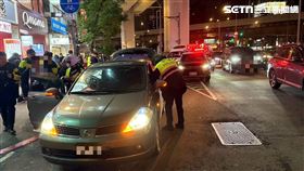 板橋分局江翠派出所,亞東醫院,新北,新北市,裸女,跳車（圖／翻攝畫面）