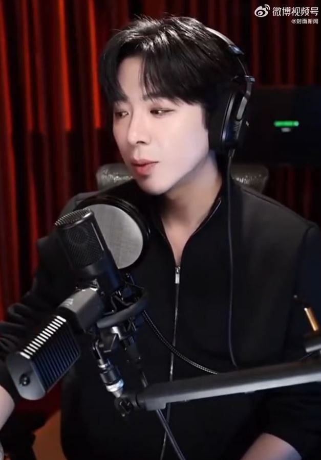 劉宇寧因近期行程密集,一時忘記,才誤以為放錯歌。(圖/翻攝自微博)