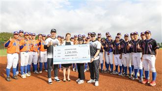 婚外情傳聞後首露面　高志綱巡迴基層育才