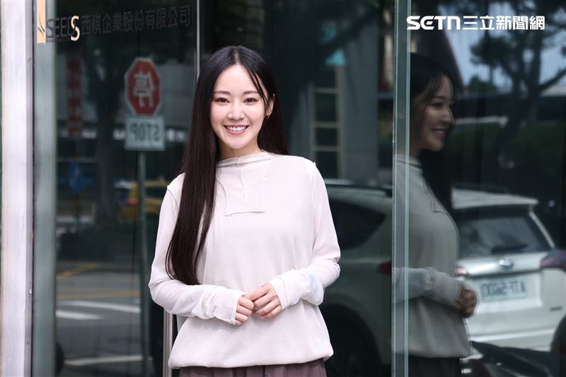 安婕希曾與簡廷芮組成雙人團體「Dears」。(圖/記者鄭孟晃攝影)