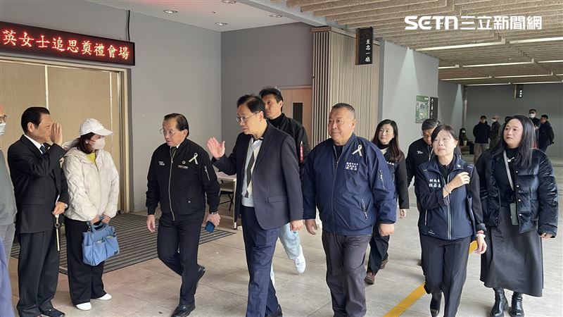 桃園市長張善政到余家昶告別式致意。（圖／記者楊忠翰攝影）