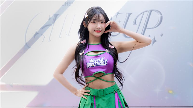 連莊啦啦隊小魔女韓籍成員高佳彬出席一日店長活動。（圖／CHEER UP提供）