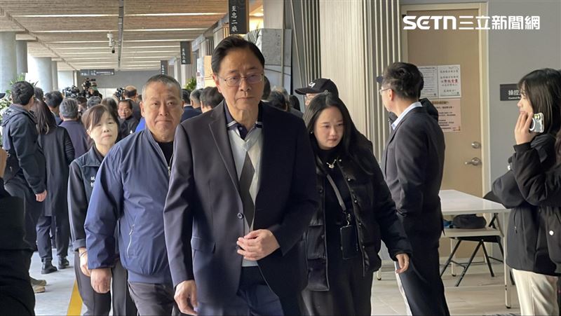 桃園市長張善政離開北捷英雄余家昶告別式。（圖／記者楊忠翰攝影）