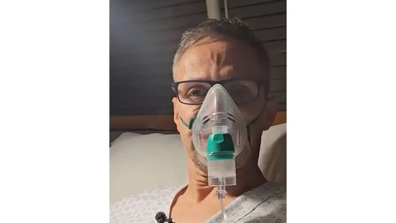 55歲的金融分析師坎波洛（Paolo Campolo）因強行打開1處緊急出口，成功救出15至20位年輕人，而被外界譽為英雄。（圖／翻攝自20 Minuten）