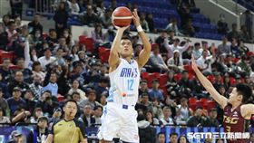 PLG例行賽，富邦勇士前鋒林志傑傷癒歸隊，全場第一次出手投進三分球。（圖／記者劉彥池攝影）