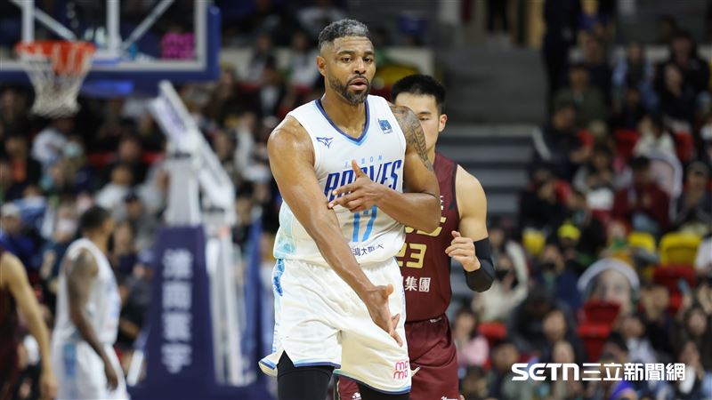 PLG例行賽，富邦勇士洋將辛特力投進三分球。（圖／記者劉彥池攝影）