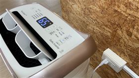 除濕機應使用單一插座，避免和其他家電共用延長線，並和壁面保持距離。（圖／486團購提供） 