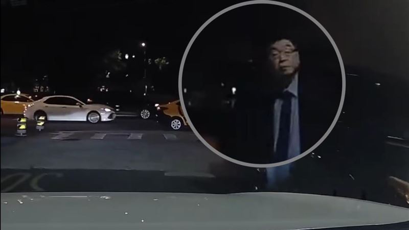 休旅車窄巷逆向違停 下車之人竟是前立委