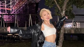 大咖歌后「台上轉身吃葡萄」　歌迷全看呆