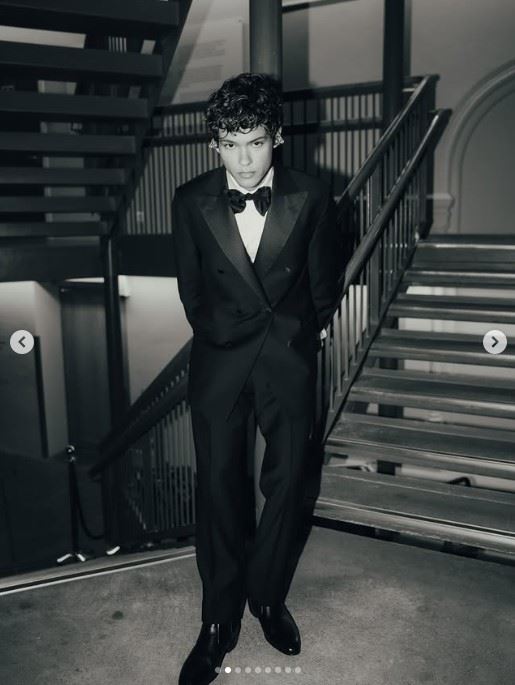 歐瑪去年在諾貝爾和平獎展覽開幕式上演唱《Venezuela》。（圖／翻攝自IG @officialomar）