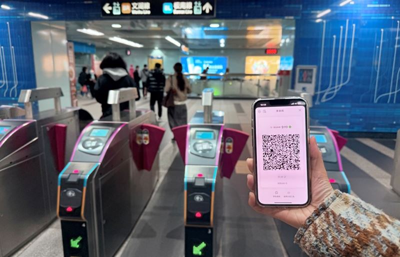 悠遊付一鍵進入乘車碼，首搭送50%回饋金。（圖／悠遊卡公司提供）