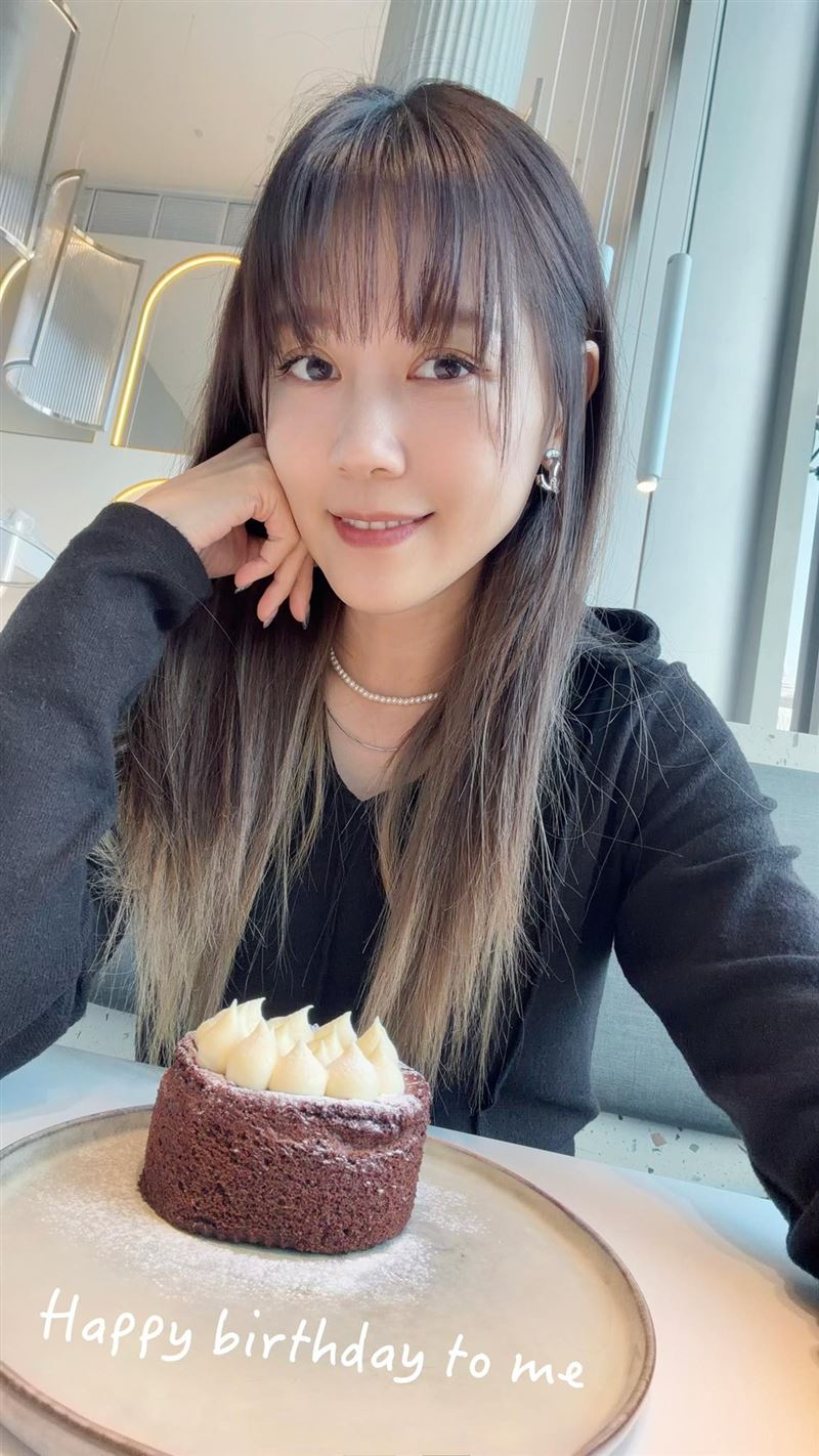 女星嚴立婷近日在臉書上分享老公和兒子在運動的畫面。（圖／翻攝自嚴立婷 Willson &amp; Tina 臉書）