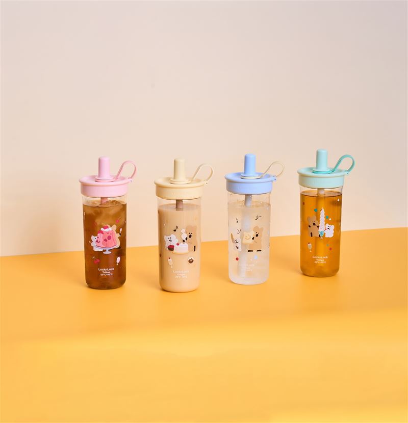 樂扣樂扣DINOTAENG呆萌町「嚼對FUN飲吸管杯」售價889元，共推出藍、綠、粉、黃四款色系。（圖／品牌業者提供）