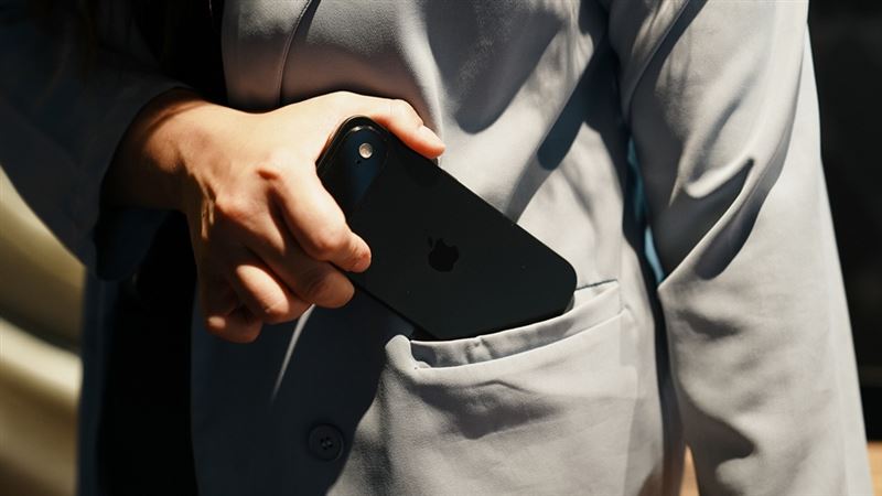 輕薄打不贏續航與影像，iPhone Air降價13%才擠進榜