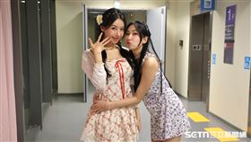 PLG例行賽，Fubon Angels韓籍成員李雅英和檸檬合影。（圖／記者劉彥池攝影）