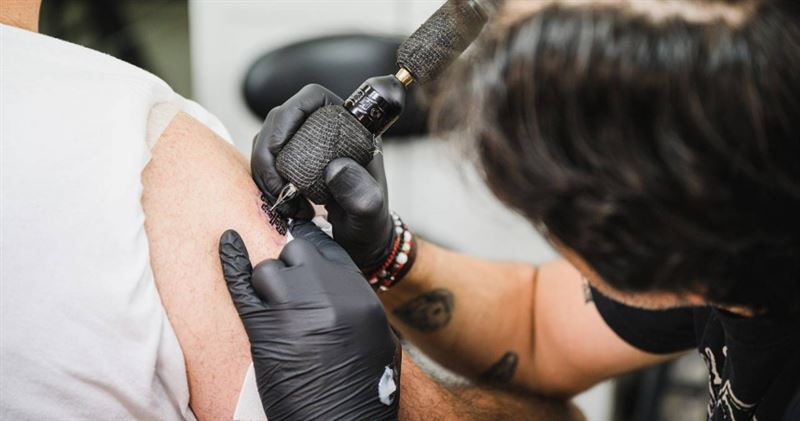 研究證實，刺青墨水是共業塗料，恐影響免疫系統。（示意圖／Pixabay）