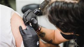 研究證實，刺青墨水是共業塗料，恐影響免疫系統。（示意圖／Pixabay）