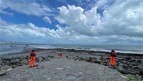 強颱「樺加沙」肆虐花蓮　海巡立即調度人力及裝備投入救災