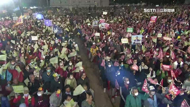 現場除了數名同黨議員、立委，更有超過300名里長相挺