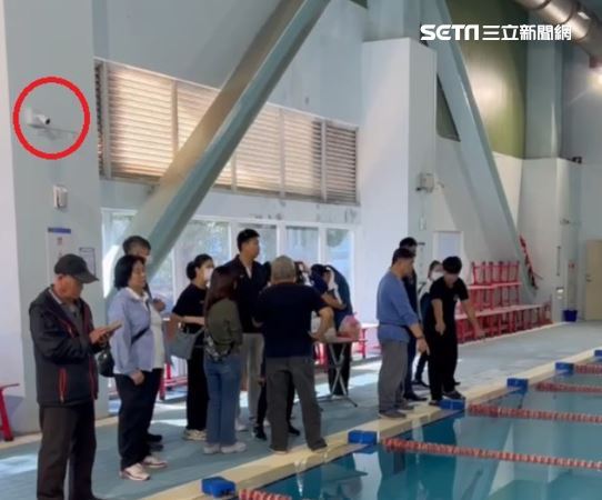 家屬招魂當天才發現有更靠近命案水道的監視器，質疑業者未在做筆錄時提供刻意隱瞞。（圖／民眾提供）