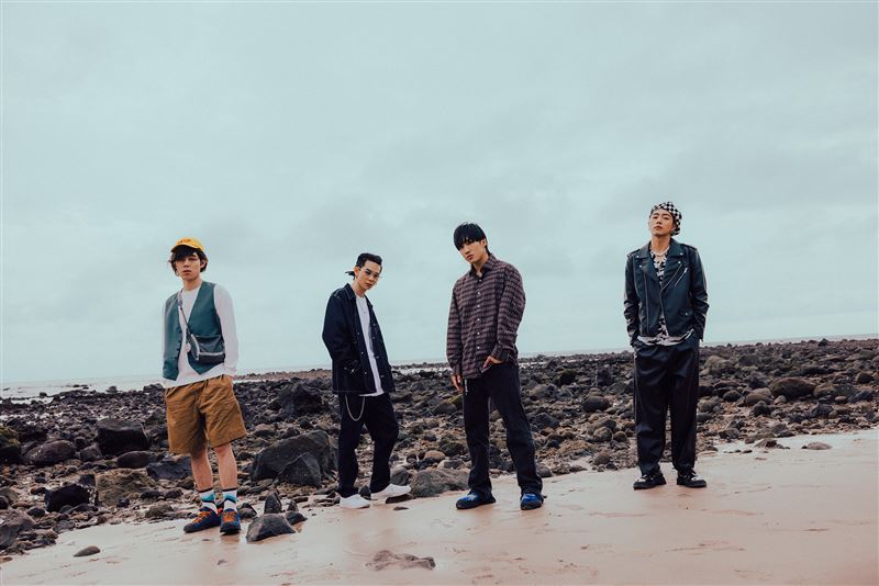 （左起）詹懷雲、楊懿軒、婁峻碩、蔡凡熙組百萬網紅團體，陷入「死亡預言」犯罪疑雲。（圖／Netflix提供）