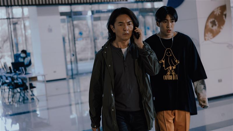 鄭伊健回歸台劇　聯手婁峻碩揭網紅殺人案