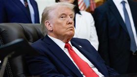 在對委內瑞拉發動攻擊後，川普還點名哥倫比亞、墨西哥與格陵蘭。（圖／翻攝自X平台 @RpsAgainstTrump）