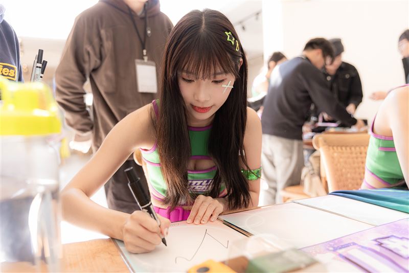 連莊小魔女靜靜（圖／Cheer Up提供）