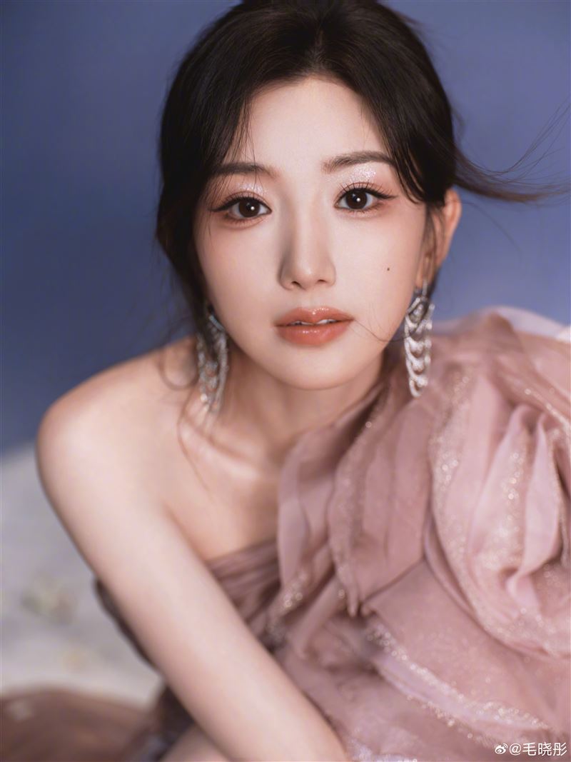 中國女星毛曉彤。（圖／翻攝自微博）