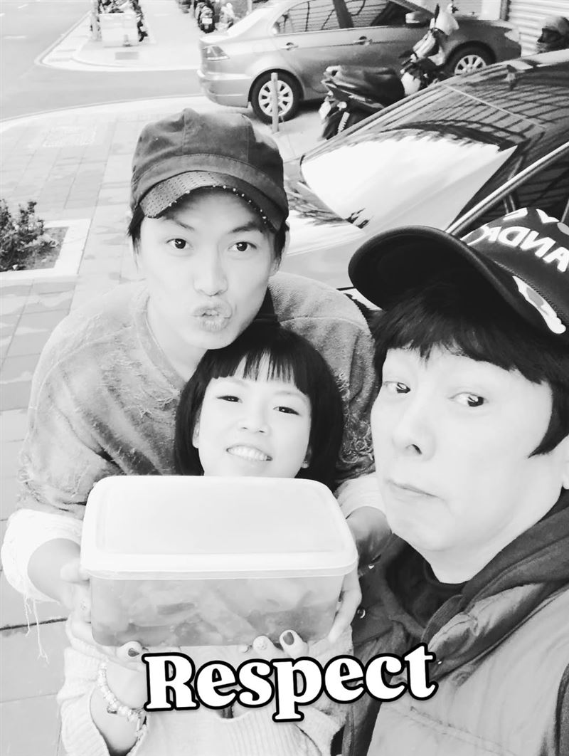 黃鐙輝表示曹西平是他永遠的偶像。（圖／翻攝自黃鐙輝臉書）