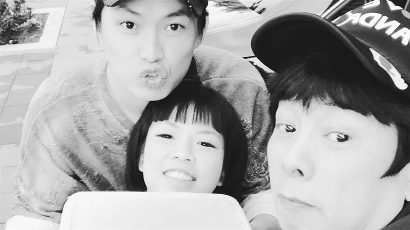 怕曹西平過年孤單！黃鐙輝曾教孩子叫阿公