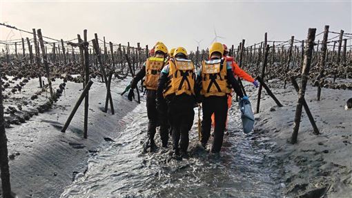 福寶濕地驚見男屍「掛蚵架」　蚵農嚇破膽