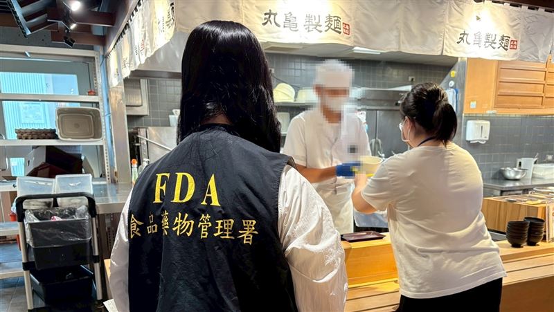 丸龜製麵出包　用重組肉少1標示挨罰3萬元