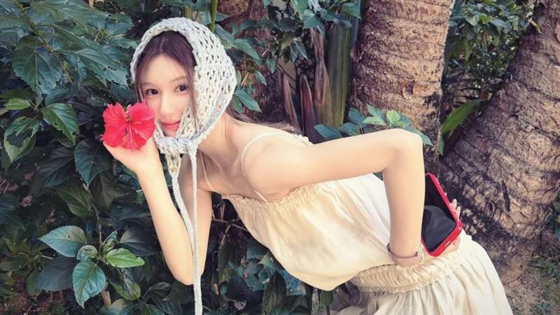 趙露思近期在直播中與粉絲互動，本想展現親民幽默的一面，卻意外引發網友熱議。（圖／翻攝自趙露思小紅書）