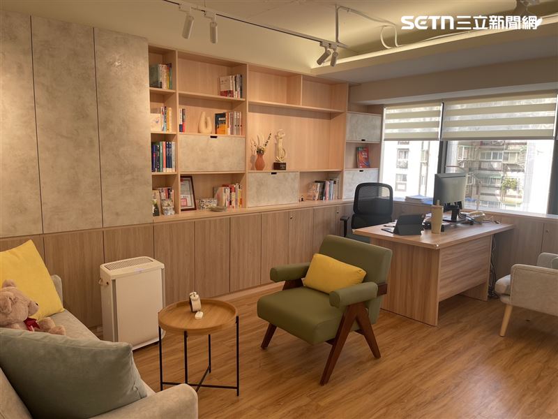 台癌此次全面升級空間與服務量能，成立「晴嶼心理諮商所」，將諮商室由1間擴增至5間。（圖／記者蔣季容攝影）