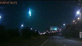 彰化果販，清晨目擊巨大流星，火流星，藍色閃光(圖／曾先生提供)