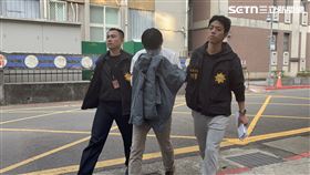 ▲北市知名「Cigar Vie」雪茄館負責人陳韋翔（中）兄弟檔，涉嫌成立「水房」，協助太子集團洗錢。（圖／記者楊佩琪攝）