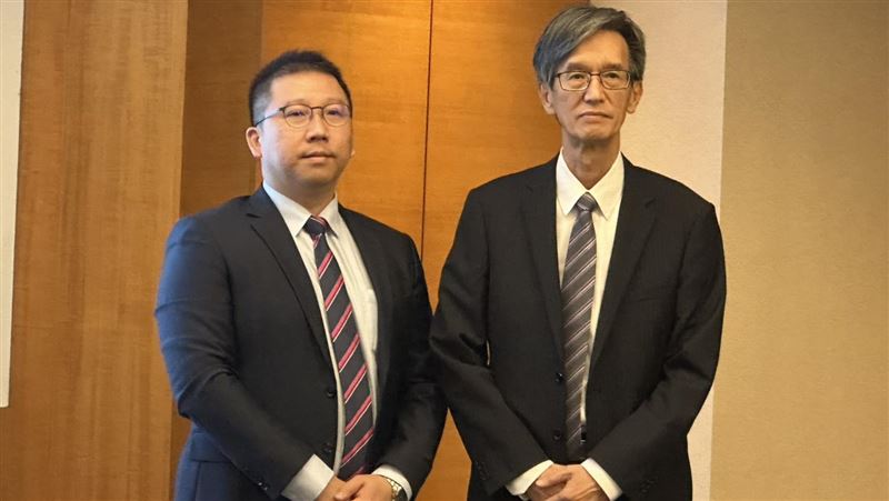 億而得（6423）董事長暨總經理黃文謙(右)，及產品研發中心副總經理吳其沛(左)。（圖／記者余國棟攝影）