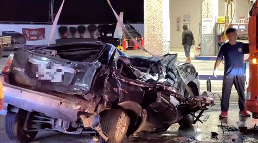 新／休旅車遭攔腰撞「對折」！71歲翁慘死