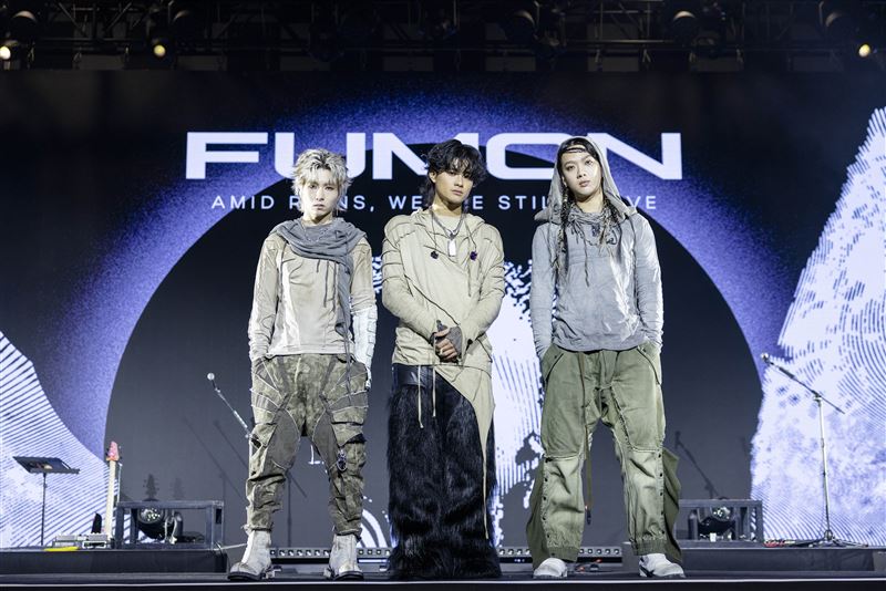 「福夢」利惟庸（左起）、李浩瑋、王晧舉辦演唱會。（圖／形上娛樂提供）