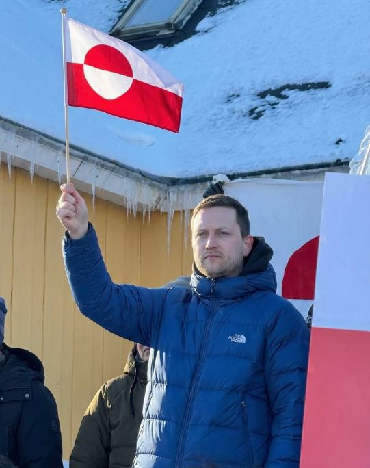 美國總統川普主張格陵蘭應納入美國領土的說法，格陵蘭總理尼爾森也發文警告：「夠了。」（圖／翻攝自IG @jens_frederik）