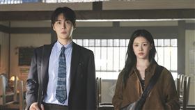 《愛情怎麼翻譯?》金宣虎、高允貞。（圖／Netflix提供）