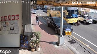 8旬嬤鬼切遭公車捲入 受困公車底狂拍求救