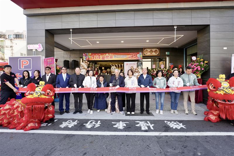 床的世界台南旗艦館1/4喬遷開幕，公益捐床守護弱勢家庭和人民保母的每一夜好眠。（圖／業者提供）