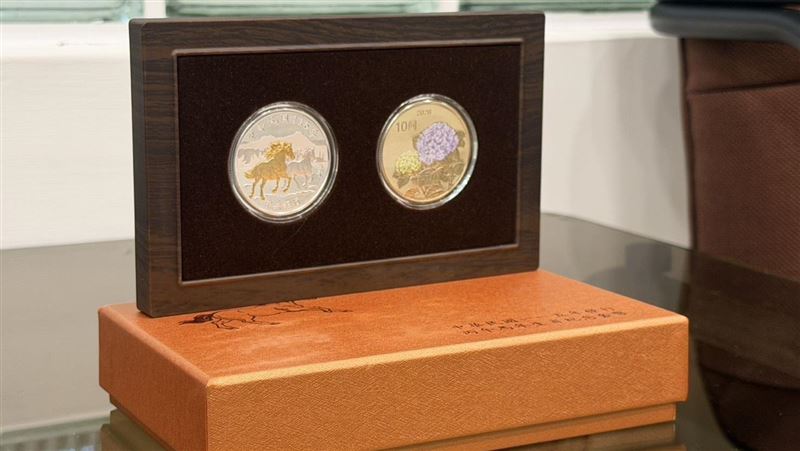 新／限量9萬套馬年紀念幣亮相　價錢曝光