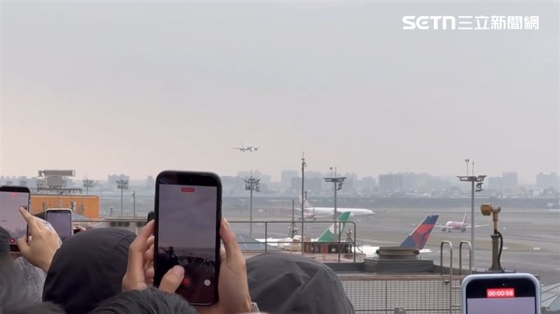 全台第一架、同時也是星宇航空首架 A350-1000 廣體客機，於1/6上午10:00正式降落桃園國際機場（圖／三立新聞）