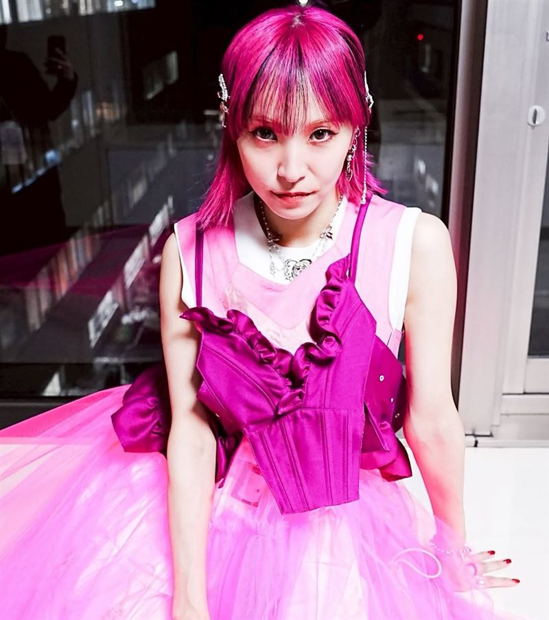 有「鬼滅天后」之稱的日本歌姬LiSA。（圖／翻攝自IG @xlisa_olivex）