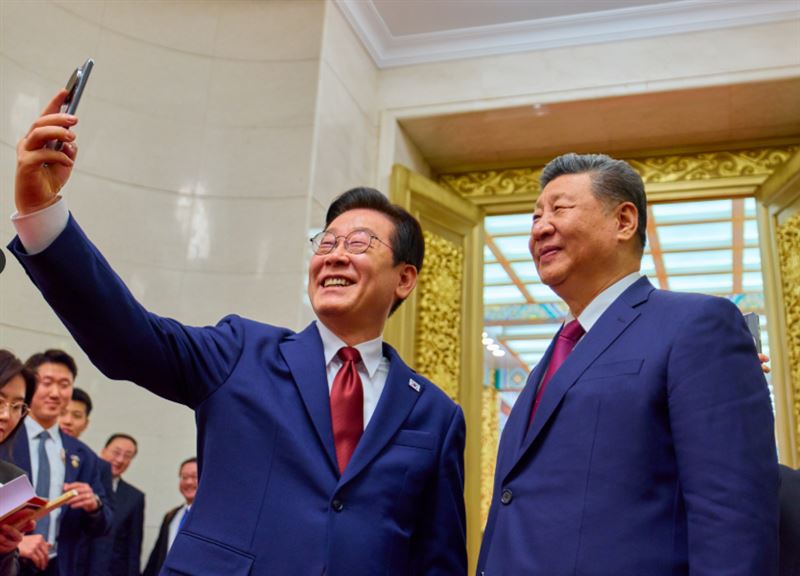 習近平、李在明自拍。（圖／取自X「@Jaemyung_Lee」）