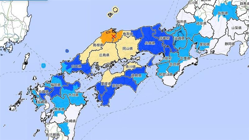 日本島根17分鐘狂震6次，地震最大「規模6.2、5強」。（圖／翻攝自日本氣象廳）