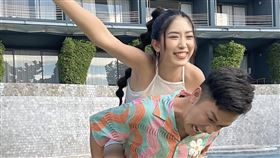 香蕉跟老婆感情甜蜜。（圖／翻攝自臉書）